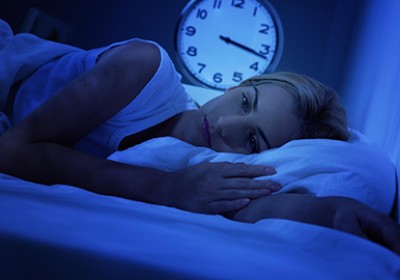 بی‌خوابی یا کم‌خوابی چه زمانی رخ می‌دهد؟ راهکار بهبود اختلال خواب